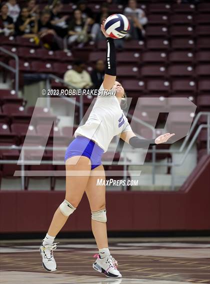 Thumbnail 3 in Central Heights vs. Lorena (UIL 3A Regional Semi-Finals) photogallery.