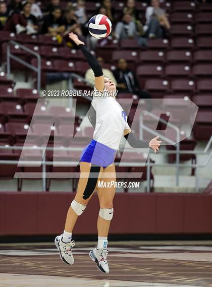 Thumbnail 2 in Central Heights vs. Lorena (UIL 3A Regional Semi-Finals) photogallery.