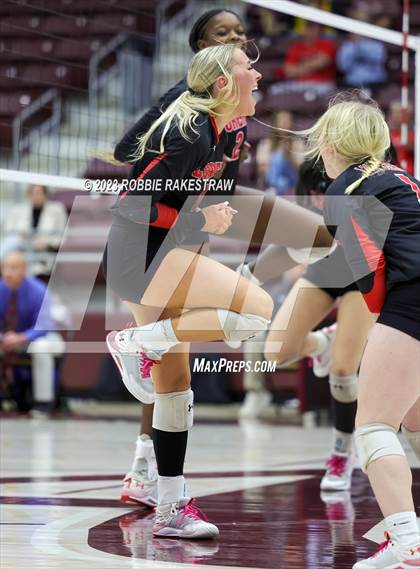 Thumbnail 1 in Central Heights vs. Lorena (UIL 3A Regional Semi-Finals) photogallery.