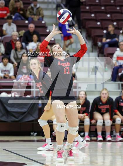 Thumbnail 3 in Central Heights vs. Lorena (UIL 3A Regional Semi-Finals) photogallery.