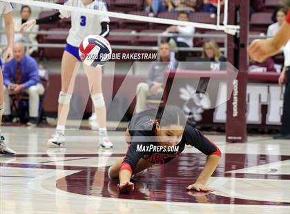 Thumbnail 3 in Central Heights vs. Lorena (UIL 3A Regional Semi-Finals) photogallery.