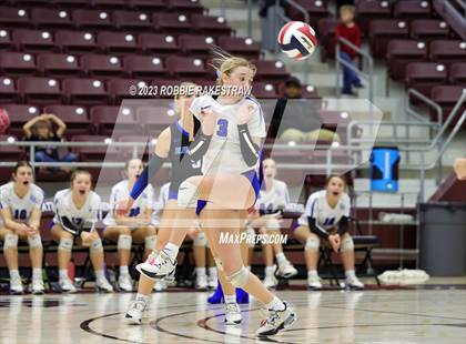 Thumbnail 3 in Central Heights vs. Lorena (UIL 3A Regional Semi-Finals) photogallery.