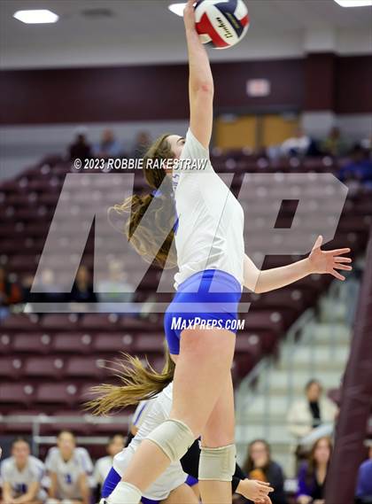 Thumbnail 1 in Central Heights vs. Lorena (UIL 3A Regional Semi-Finals) photogallery.