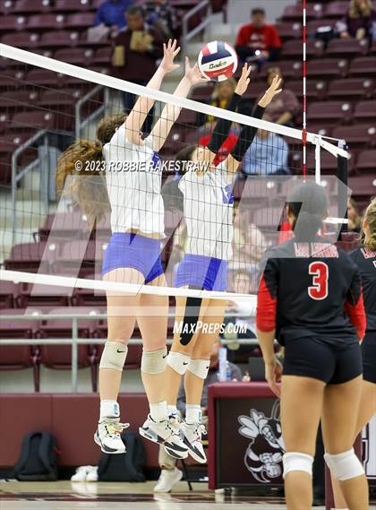 Thumbnail 1 in Central Heights vs. Lorena (UIL 3A Regional Semi-Finals) photogallery.