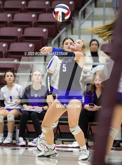 Thumbnail 1 in Central Heights vs. Lorena (UIL 3A Regional Semi-Finals) photogallery.