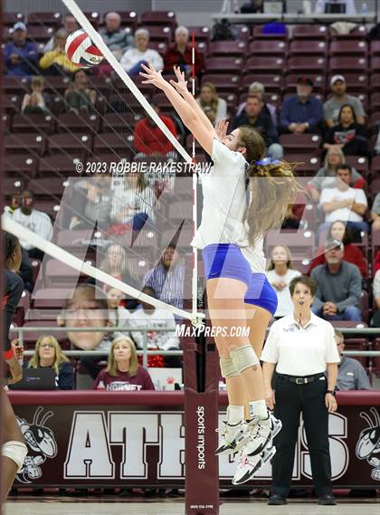 Thumbnail 1 in Central Heights vs. Lorena (UIL 3A Regional Semi-Finals) photogallery.
