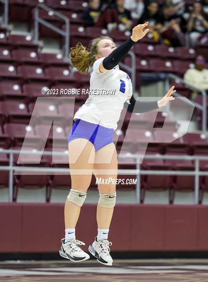 Thumbnail 3 in Central Heights vs. Lorena (UIL 3A Regional Semi-Finals) photogallery.