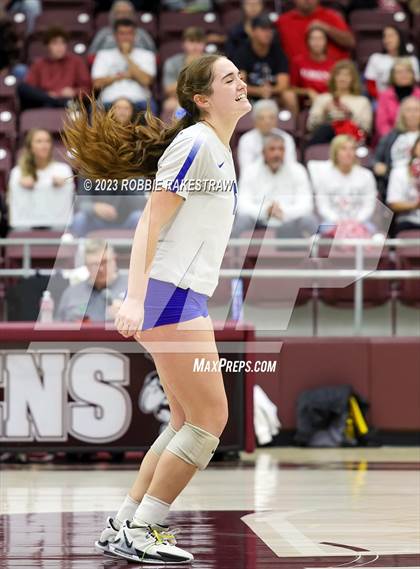 Thumbnail 3 in Central Heights vs. Lorena (UIL 3A Regional Semi-Finals) photogallery.