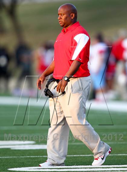 Thumbnail 1 in Skyline vs. Allen (UIL 5A Division 1 Quarterfinal Playoff) photogallery.