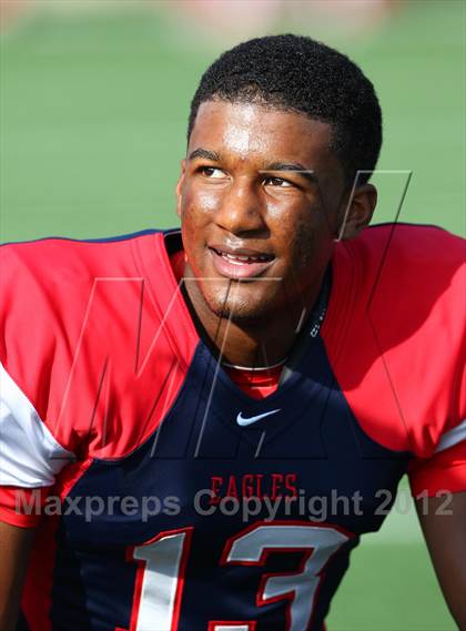 Thumbnail 1 in Skyline vs. Allen (UIL 5A Division 1 Quarterfinal Playoff) photogallery.