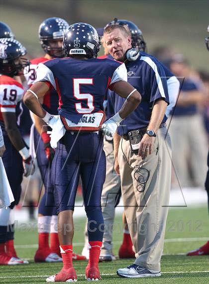 Thumbnail 2 in Skyline vs. Allen (UIL 5A Division 1 Quarterfinal Playoff) photogallery.