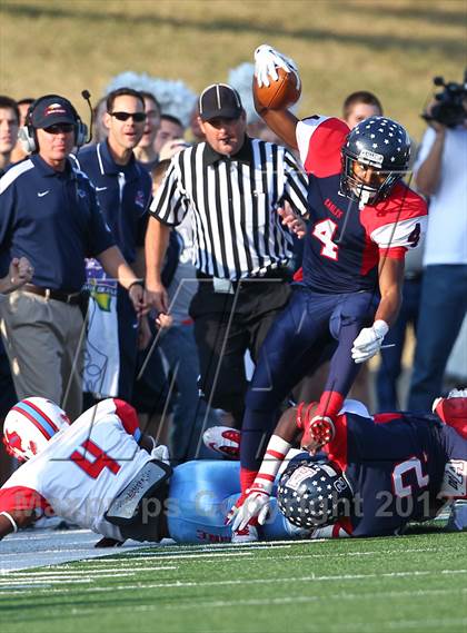 Thumbnail 3 in Skyline vs. Allen (UIL 5A Division 1 Quarterfinal Playoff) photogallery.