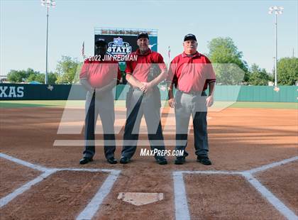 Thumbnail 1 in UIL Softball Finals Teams and Umpires photogallery.