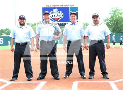 Thumbnail 3 in UIL Softball Finals Teams and Umpires photogallery.