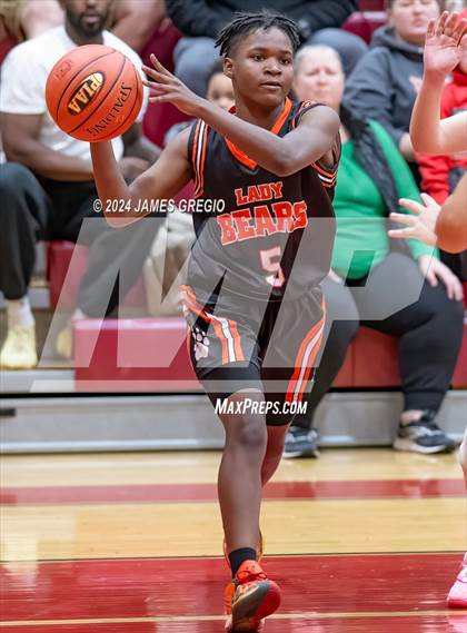 Thumbnail 3 in Freedom Area vs. Clairton photogallery.