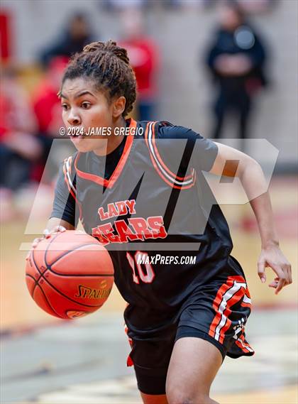 Thumbnail 2 in Freedom Area vs. Clairton photogallery.