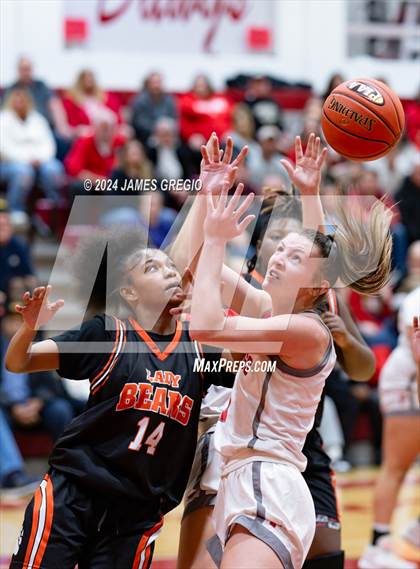 Thumbnail 1 in Freedom Area vs. Clairton photogallery.