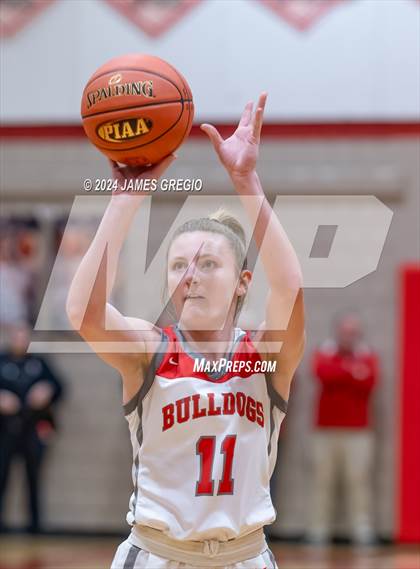 Thumbnail 1 in Freedom Area vs. Clairton photogallery.