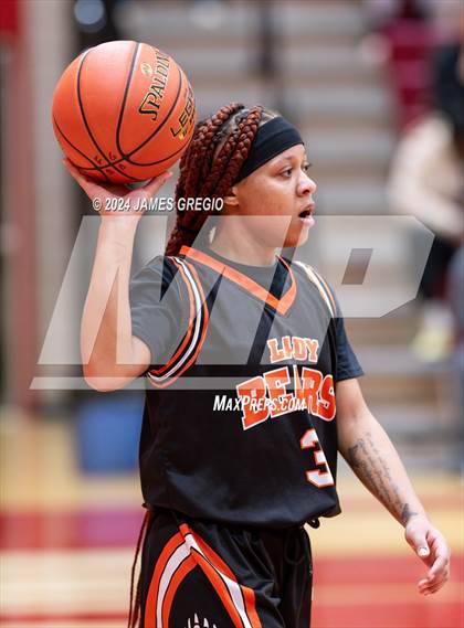 Thumbnail 1 in Freedom Area vs. Clairton photogallery.
