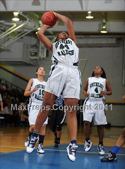 Thumbnail 3 in Clayton vs. Southeast Raleigh (Greater Neuse River Conference Tournament) photogallery.