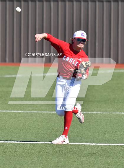 Thumbnail 3 in Lake Country Christian vs Nolan Catholic (McLain/Cowart Invitational) photogallery.