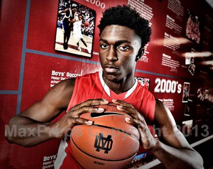 Thumbnail 3 in Mater Dei (Preseason Top 10 Photo Shoot) photogallery.