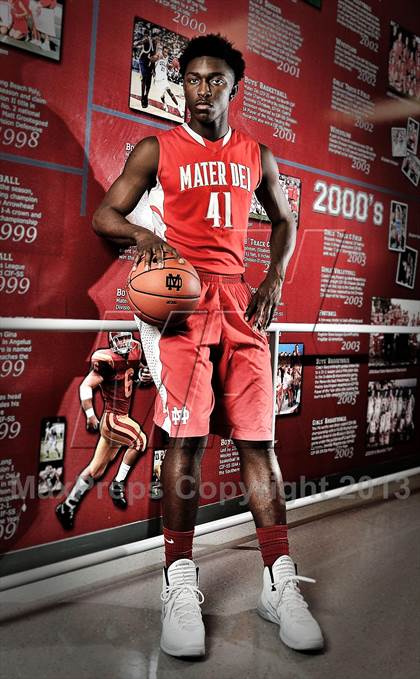 Thumbnail 2 in Mater Dei (Preseason Top 10 Photo Shoot) photogallery.