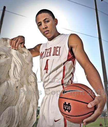 Thumbnail 1 in Mater Dei (Preseason Top 10 Photo Shoot) photogallery.