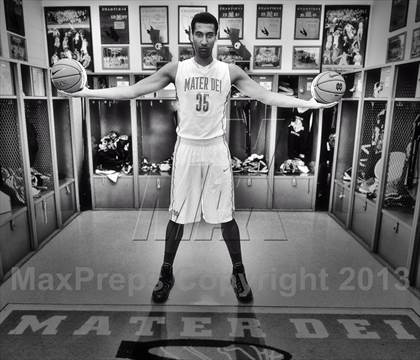 Thumbnail 3 in Mater Dei (Preseason Top 10 Photo Shoot) photogallery.
