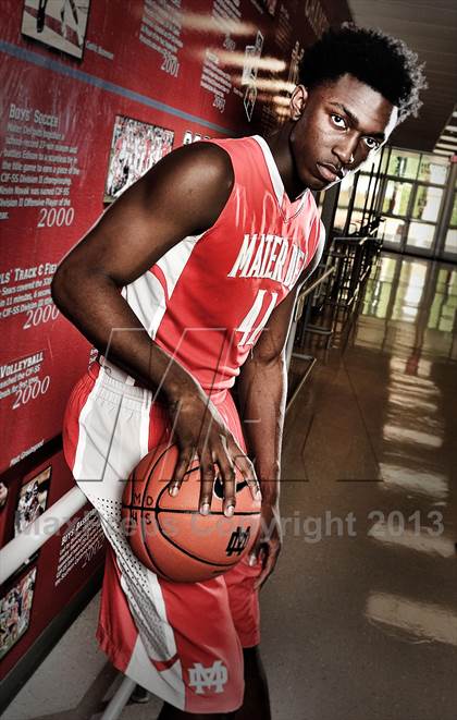 Thumbnail 1 in Mater Dei (Preseason Top 10 Photo Shoot) photogallery.