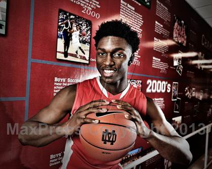 Thumbnail 1 in Mater Dei (Preseason Top 10 Photo Shoot) photogallery.