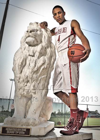 Thumbnail 3 in Mater Dei (Preseason Top 10 Photo Shoot) photogallery.