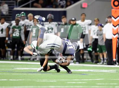 Thumbnail 3 in Waxahachie vs. Lone Star (UIL 5A Division 2 Region 2 Regional Semis) photogallery.