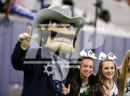 Thumbnail 3 in Waxahachie vs. Lone Star (UIL 5A Division 2 Region 2 Regional Semis) photogallery.