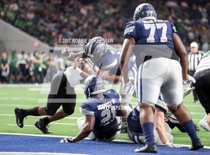 Thumbnail 3 in Waxahachie vs. Lone Star (UIL 5A Division 2 Region 2 Regional Semis) photogallery.