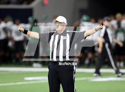 Thumbnail 3 in Waxahachie vs. Lone Star (UIL 5A Division 2 Region 2 Regional Semis) photogallery.