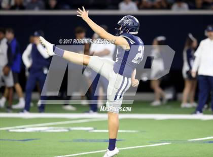 Thumbnail 1 in Waxahachie vs. Lone Star (UIL 5A Division 2 Region 2 Regional Semis) photogallery.