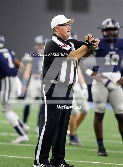 Thumbnail 2 in Waxahachie vs. Lone Star (UIL 5A Division 2 Region 2 Regional Semis) photogallery.