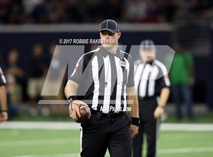 Thumbnail 2 in Waxahachie vs. Lone Star (UIL 5A Division 2 Region 2 Regional Semis) photogallery.