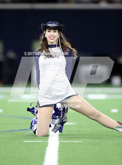 Thumbnail 3 in Waxahachie vs. Lone Star (UIL 5A Division 2 Region 2 Regional Semis) photogallery.