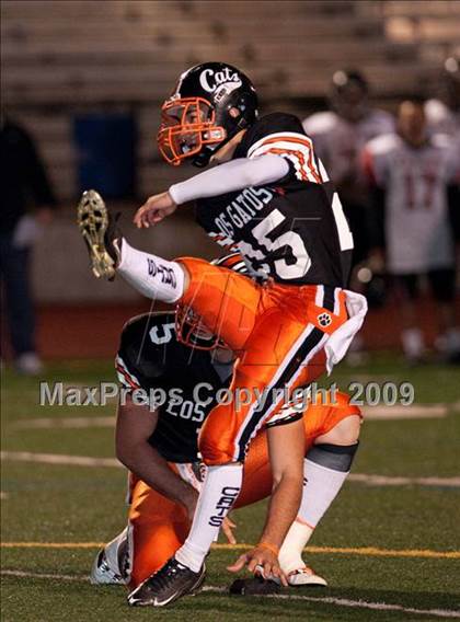 Thumbnail 2 in Aragon vs. Los Gatos (CIF CCS D2 Playoffs) photogallery.