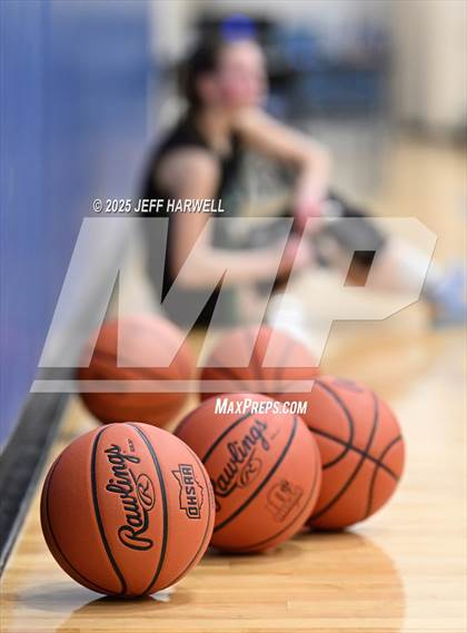 Thumbnail 1 in Highland @ Chippewa photogallery.