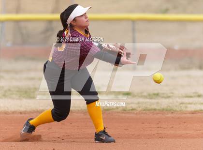 Thumbnail 2 in Pahrump Valley vs Moapa Valley (Sherm Bennett Memorial Tournament) photogallery.