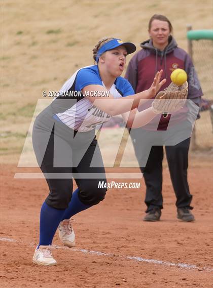 Thumbnail 2 in Pahrump Valley vs Moapa Valley (Sherm Bennett Memorial Tournament) photogallery.