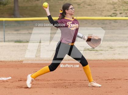 Thumbnail 3 in Pahrump Valley vs Moapa Valley (Sherm Bennett Memorial Tournament) photogallery.