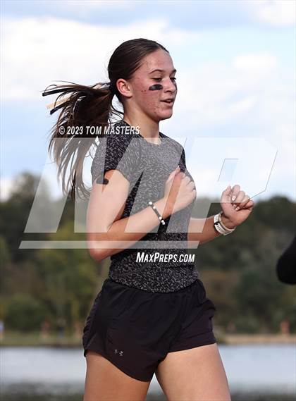 Thumbnail 1 in Gil Murdock Relays photogallery.