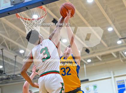 Thumbnail 3 in Greenfield-Central vs. Anderson (IHSAA 4A Sectional 9 Round 1) photogallery.
