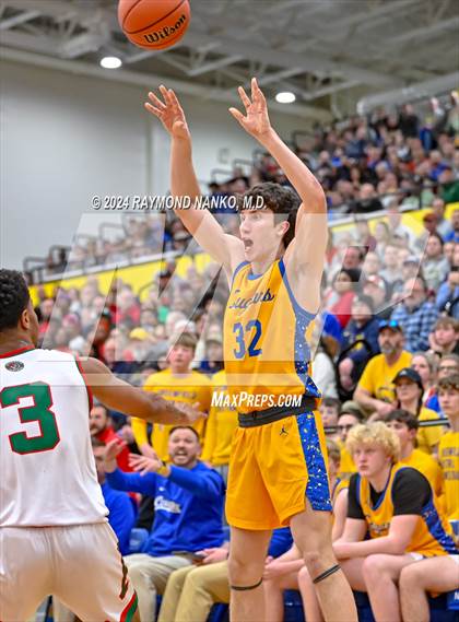 Thumbnail 1 in Greenfield-Central vs. Anderson (IHSAA 4A Sectional 9 Round 1) photogallery.