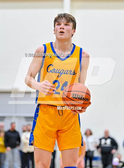 Thumbnail 2 in Greenfield-Central vs. Anderson (IHSAA 4A Sectional 9 Round 1) photogallery.