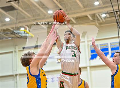 Thumbnail 2 in Greenfield-Central vs. Anderson (IHSAA 4A Sectional 9 Round 1) photogallery.